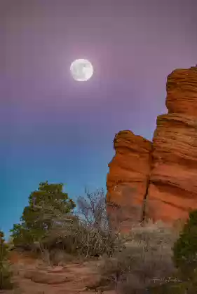 Winter Solstice Full Moon Full moon over the Pawhole area of Coyote Buttes South