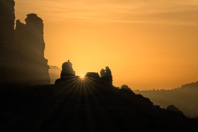 20231025Sedona0033-Enhanced-NR Snoopy Rock with sun star at sunrise in Sedona, AZ