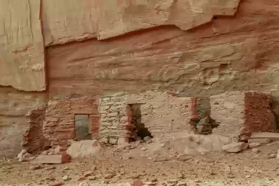 House of Many Hands Ruins House of Many Hands Ruins in Msytery Valley, Arizona