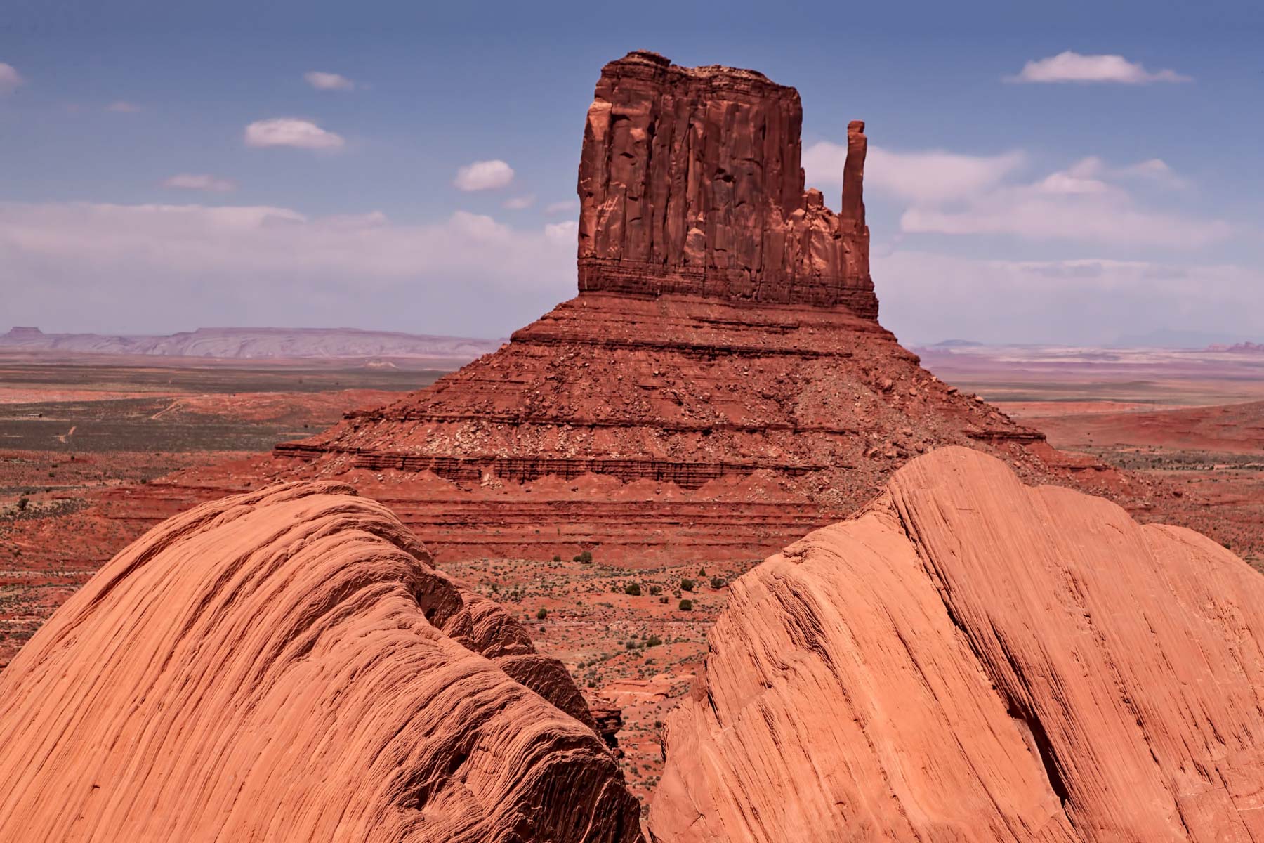 Classic shot of the West Mitten as seen from the Monument Valley parking lot