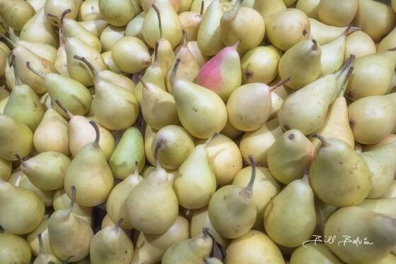 Pears (Peretti) Pears enn at the Rialto Fruit and Vegetable Market in Venice, Italy.